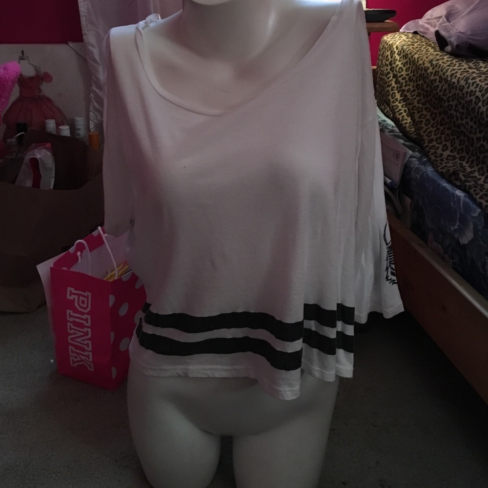 COPY - Super cute off the shoulder crop